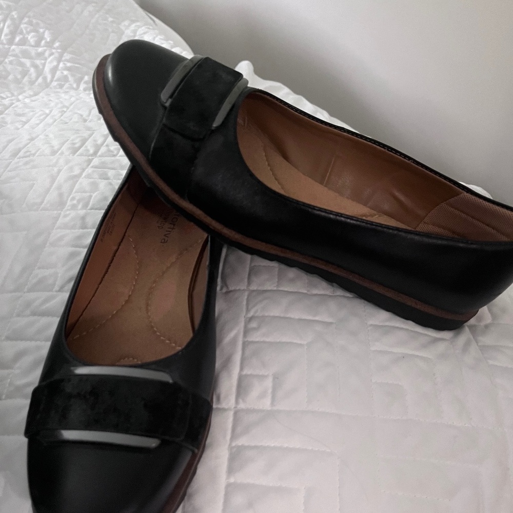 Comfortiva Rhoda flats